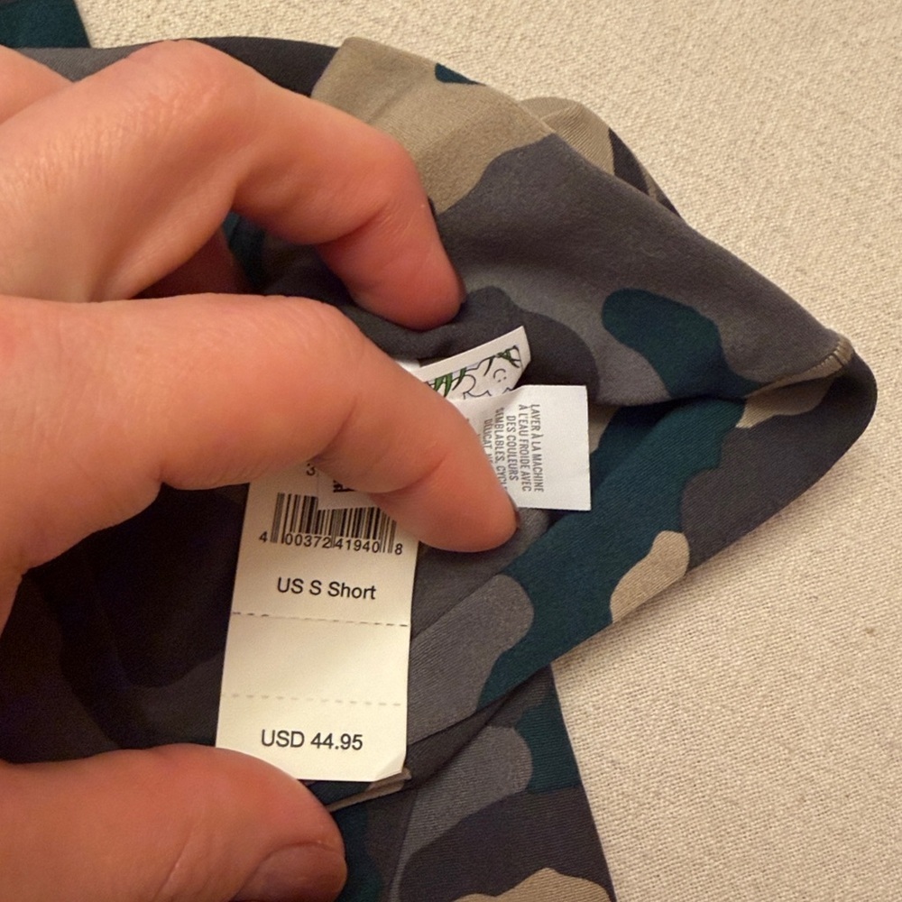 Aerie Camo Real Me High Waisted Crossover
Legging Small Short “flawed” - Picture 5 of 8